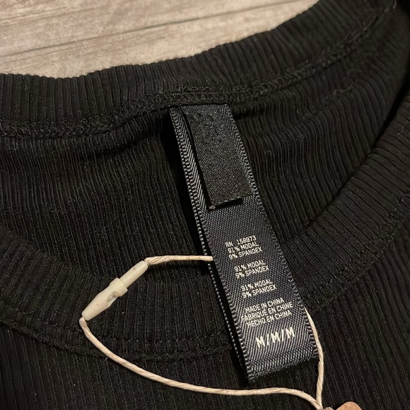 Skims Soft Lounge Cropped Tshirt- Size M - Picture 6 of 7